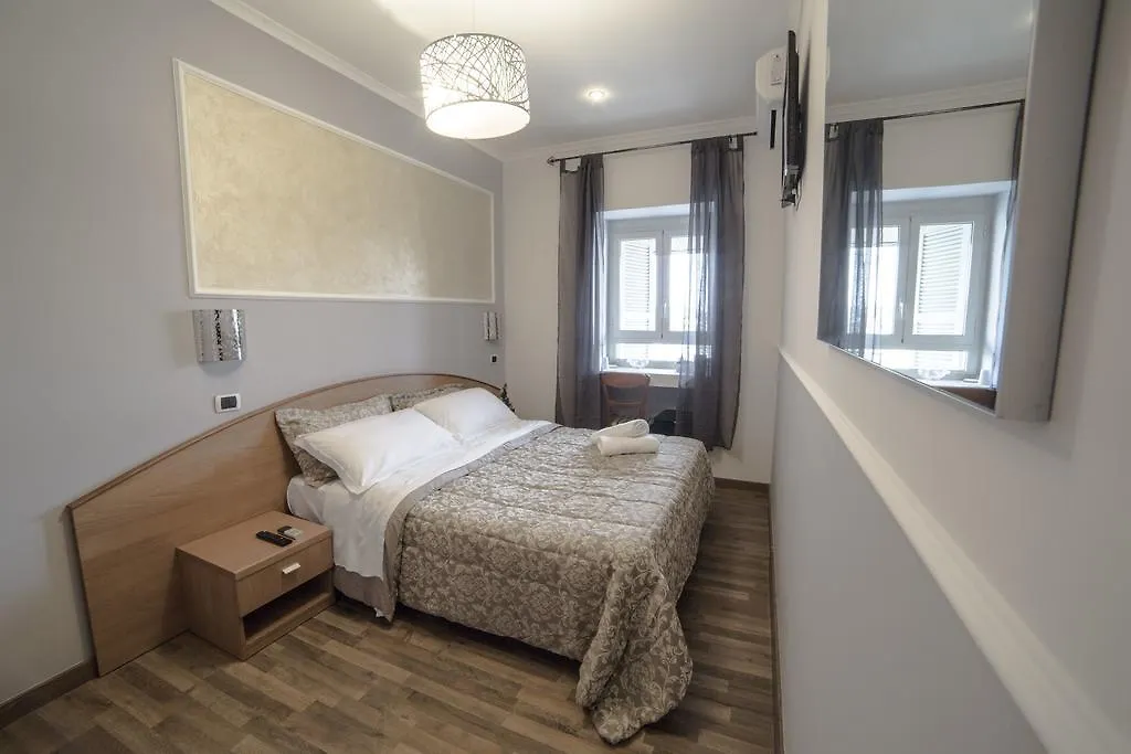 Hotel St Peter Bed In Roma Italia