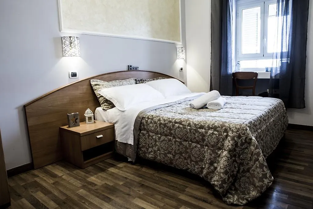 Hotel St Peter Bed In Roma